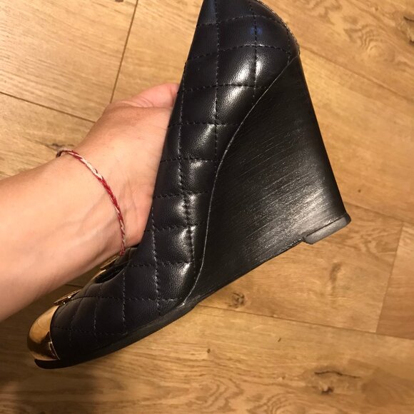 Tory Burch, Kaitlin Quilted Leather Wedge Heel, Dark Blue Size 7.5 - Picture 10 of 12